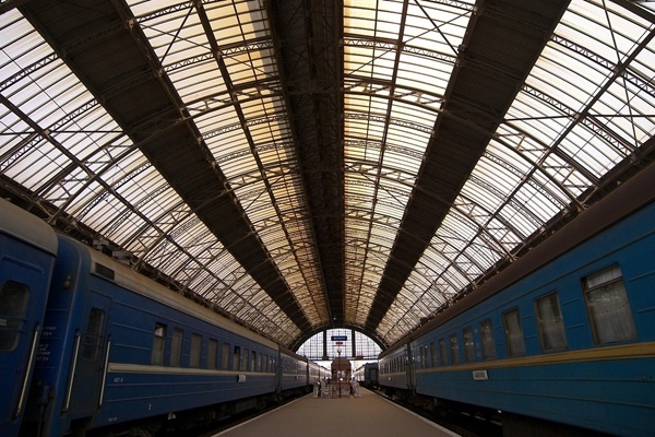 4. novembris vēsturē: Ļvivā ierodas pirmais vilciens