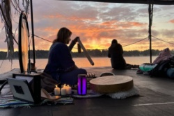 Atpūtas un ceļojumu piedāvājumi 14.06.2026 - 17.06.2026 Saulgriežu rīts ar skaņas meditāciju Madonas TIC