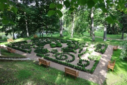 Atpūtas un ceļojumu piedāvājumi 17.07.2026 - 25.07.2026 Zasas parkā izveidots stādījumu labirints Jēkabpils novada TIC